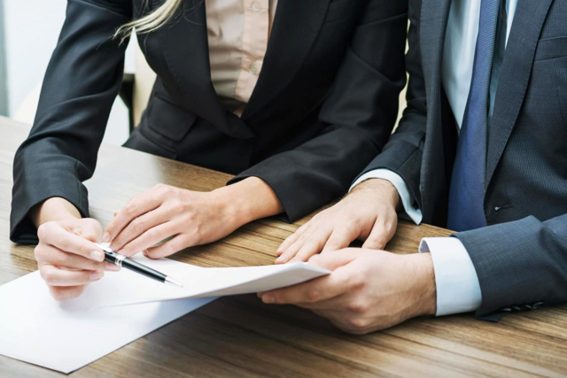 ABOGADOS EN DERECHO MIGRATORIO