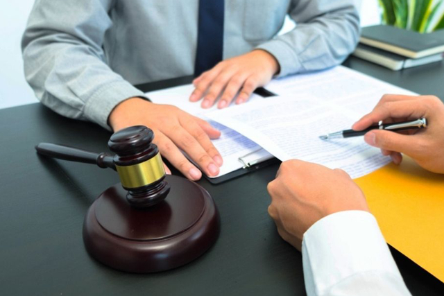 ABOGADOS EN DERECHO MIGRATORIO